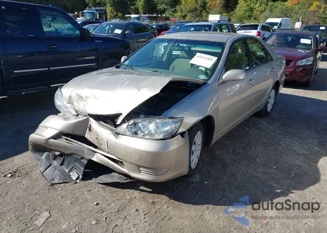2005 Toyota Camry Le z USA, uszkodzony, nr VIN 4T1BE32K65U426409
